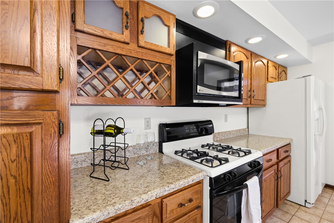 McKees Rocks, Pennsylvania 15136, United States, 3 Bedrooms Bedrooms, ,2 BathroomsBathrooms,Residential,Contingent,83847