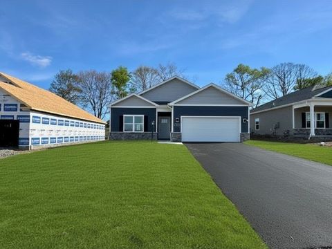 Photo of 359 Gleneagles Dr, Butler, PA 16001 (MLS # 1764331)