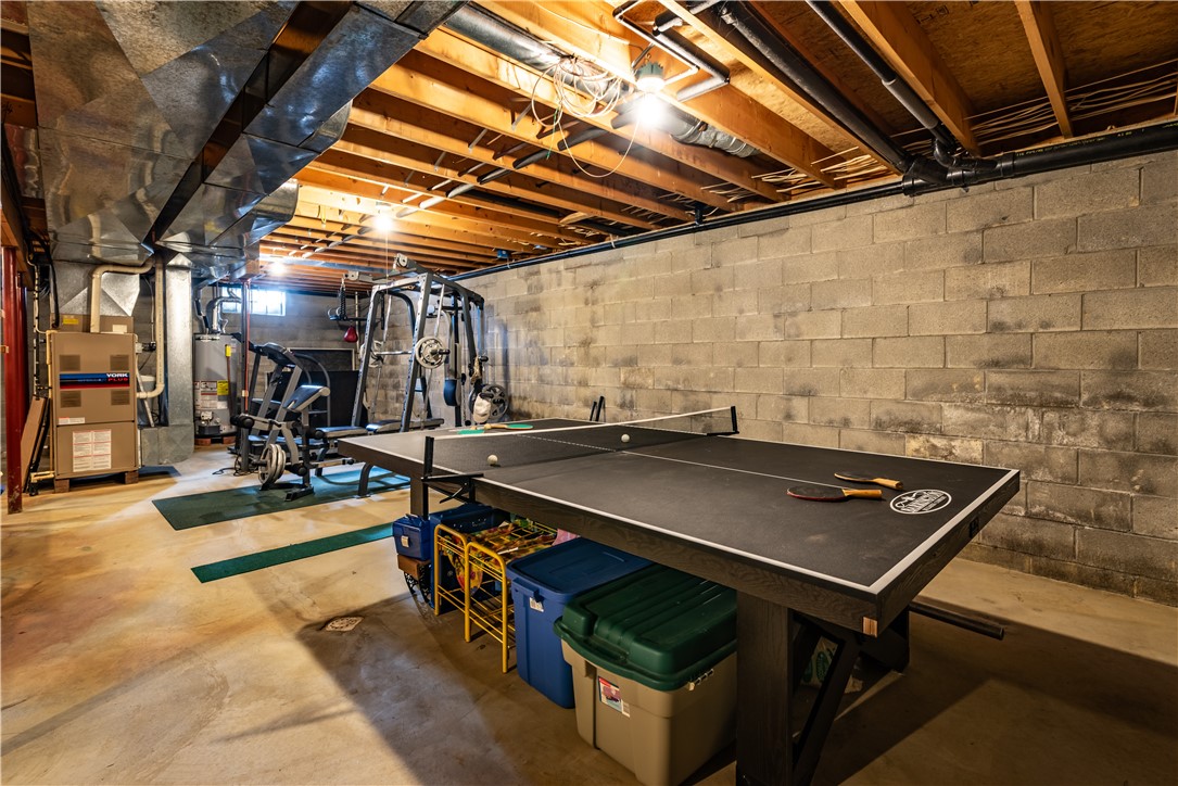 Winfield Twp, Pennsylvania 16023, United States, 4 Bedrooms Bedrooms, ,3 BathroomsBathrooms,Residential,Active,241989