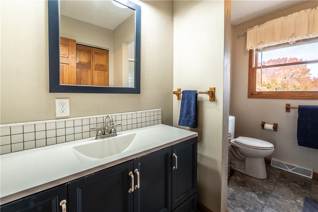 Winfield Twp, Pennsylvania 16023, United States, 4 Bedrooms Bedrooms, ,3 BathroomsBathrooms,Residential,Active,241989