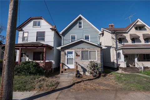 Photo of 1617 3rd Ave, New Kensington, PA 15068 (MLS # 1726275)