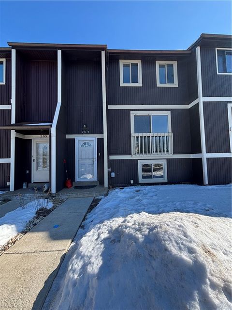 Photo of 207 Parkwood Dr, Cranberry Twp, PA 16066 (MLS # 1739985)