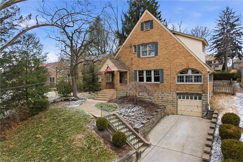 Photo of 23 Cherokee Pl, Pittsburgh, PA 15228 (MLS # 1737383)