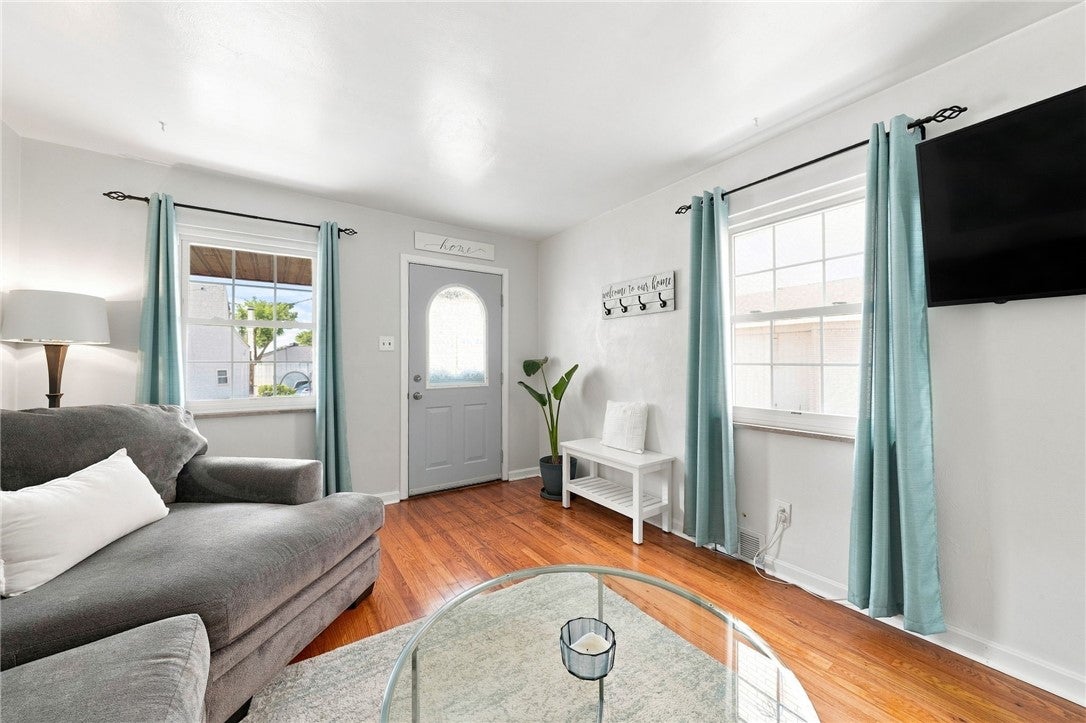 744 Mayville Ave