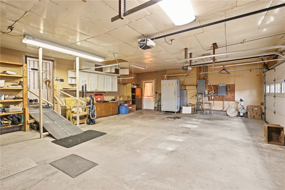 Somerset Twp, Pennsylvania 15501, United States, 4 Bedrooms Bedrooms, ,3 BathroomsBathrooms,Residential,Pending,236307