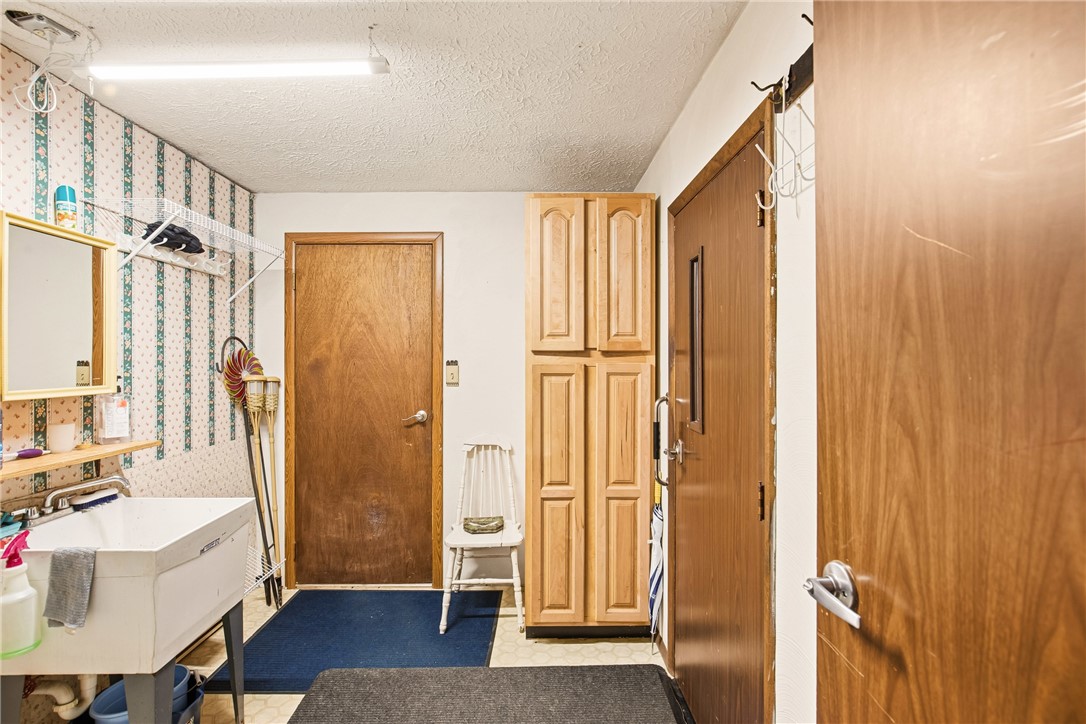 Somerset Twp, Pennsylvania 15501, United States, 4 Bedrooms Bedrooms, ,3 BathroomsBathrooms,Residential,Pending,236307