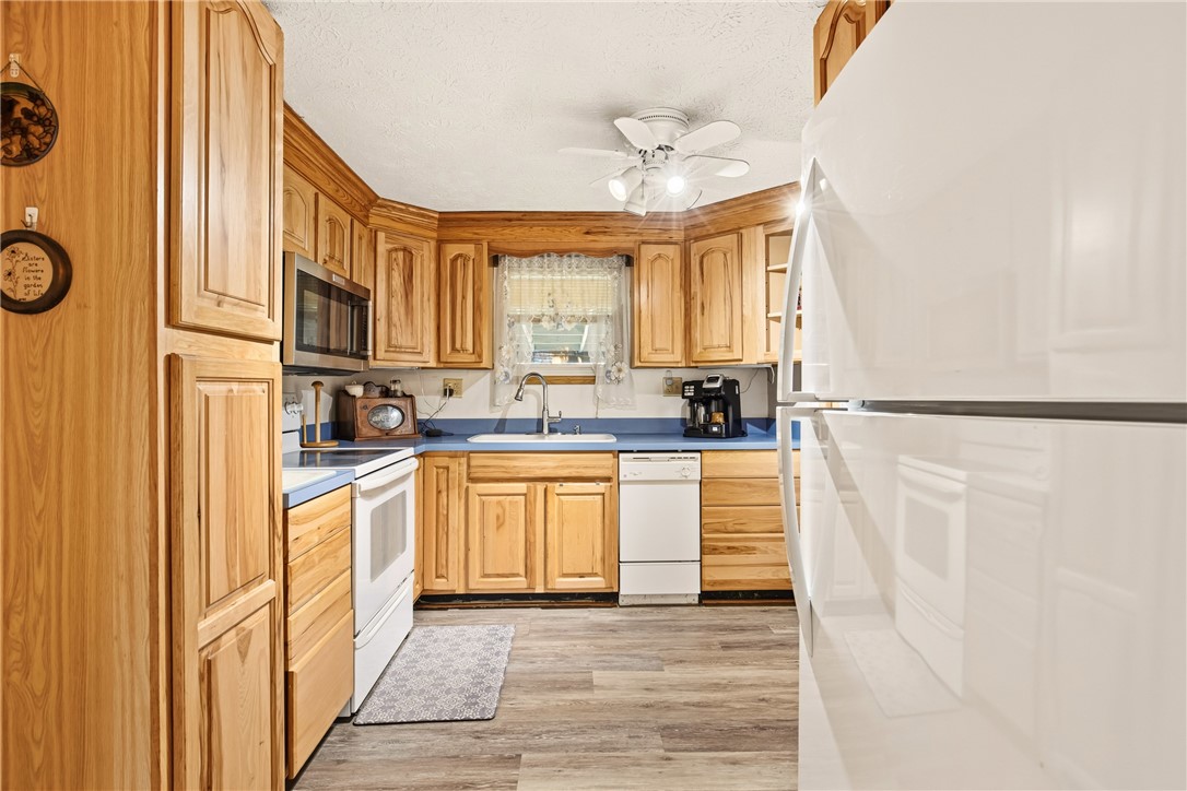 Somerset Twp, Pennsylvania 15501, United States, 4 Bedrooms Bedrooms, ,3 BathroomsBathrooms,Residential,Pending,236307