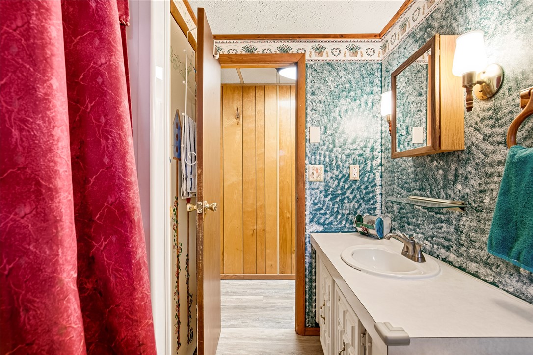 Somerset Twp, Pennsylvania 15501, United States, 4 Bedrooms Bedrooms, ,3 BathroomsBathrooms,Residential,Pending,236307