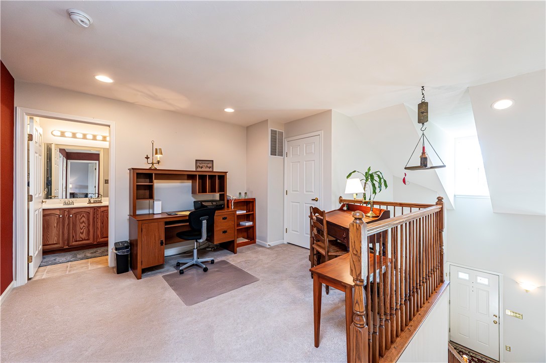 Unity Twp, Pennsylvania 15601, United States, 3 Bedrooms Bedrooms, ,4 BathroomsBathrooms,Residential,Pending,181003