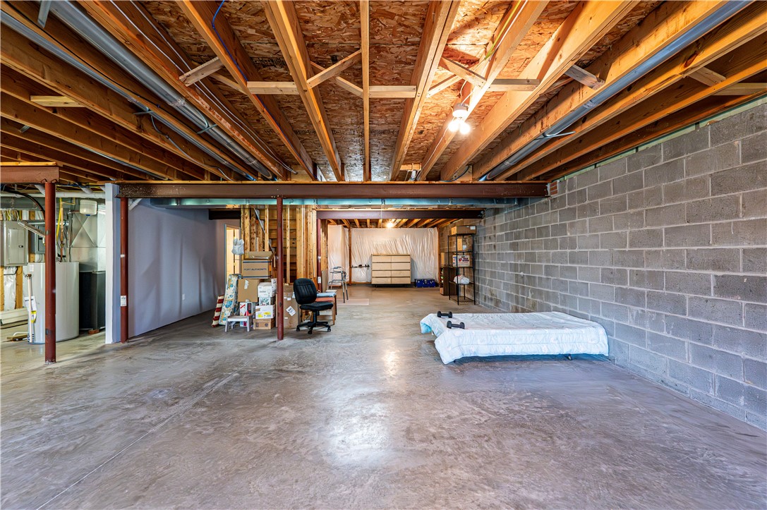 Unity Twp, Pennsylvania 15601, United States, 3 Bedrooms Bedrooms, ,4 BathroomsBathrooms,Residential,Pending,181003