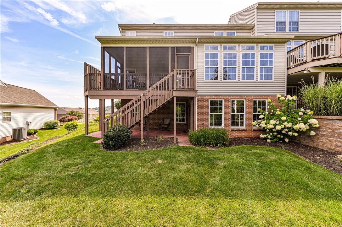 Unity Twp, Pennsylvania 15601, United States, 3 Bedrooms Bedrooms, ,4 BathroomsBathrooms,Residential,Pending,181003