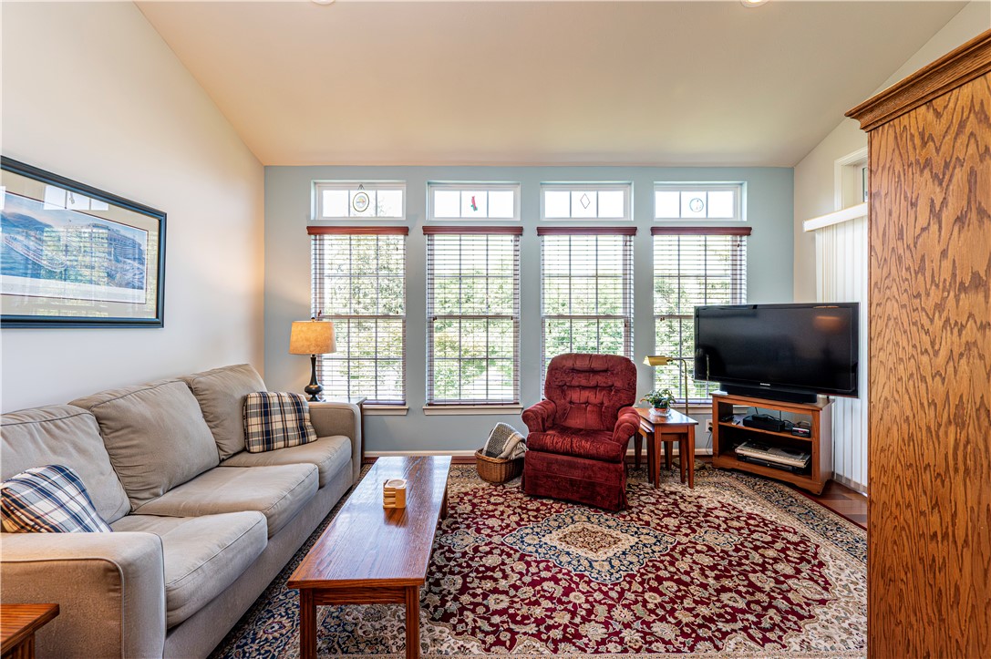 Unity Twp, Pennsylvania 15601, United States, 3 Bedrooms Bedrooms, ,4 BathroomsBathrooms,Residential,Pending,181003