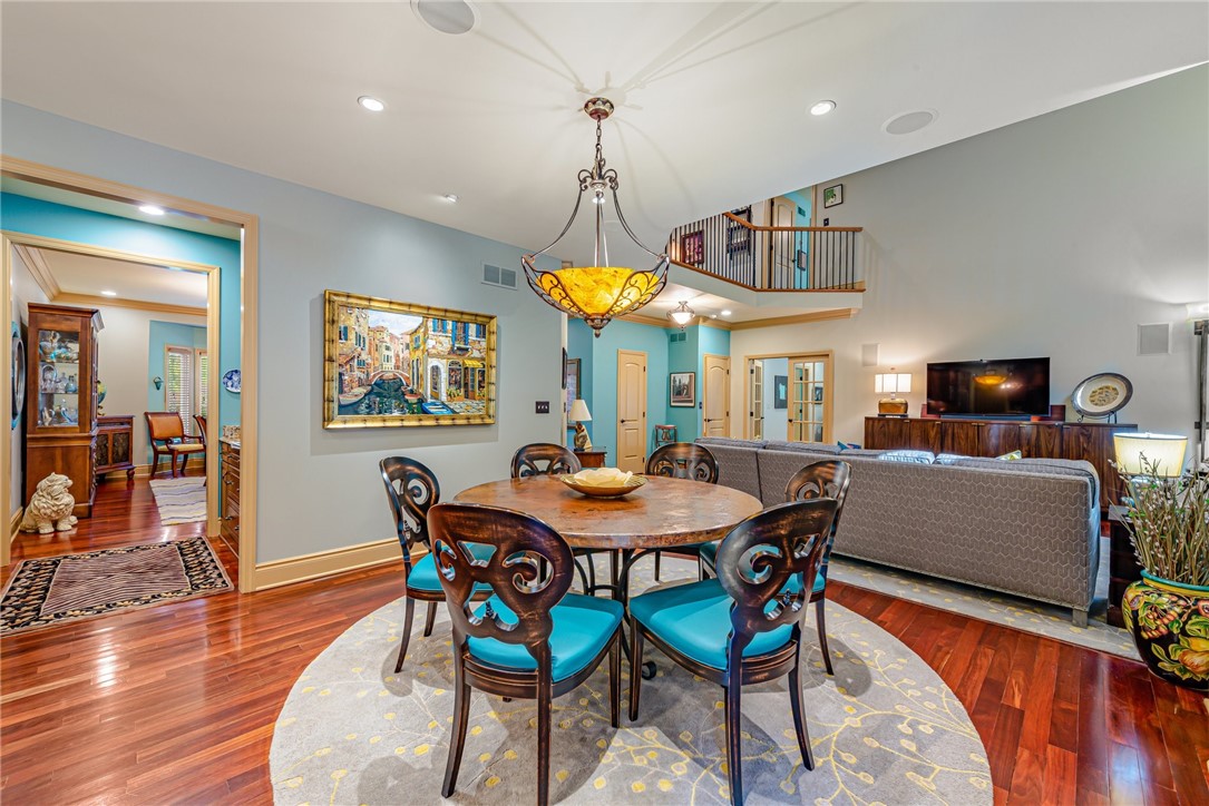 Photo 9 of 44 of 205 Woodridge Ct house
