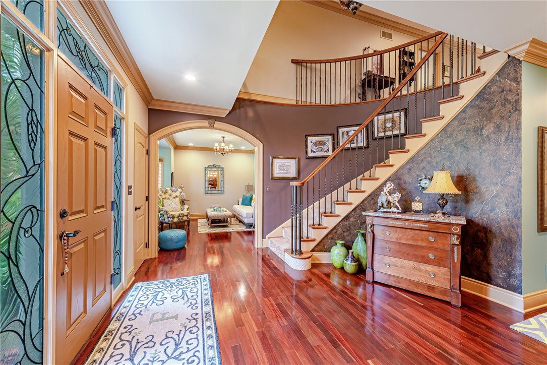 Photo 3 of 44 of 205 Woodridge Ct house