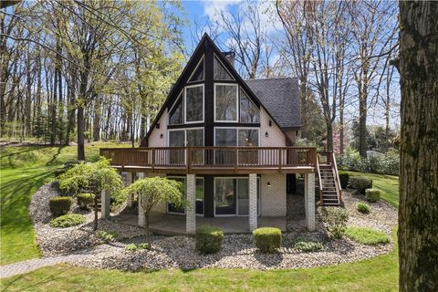 Photo of 255 Claytonia Rd, Butler, PA 16001 (MLS # 1750157)