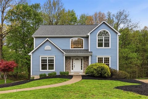 Photo of 700 Bridle Path Dr, Wexford, PA 15090 (MLS # 1751054)