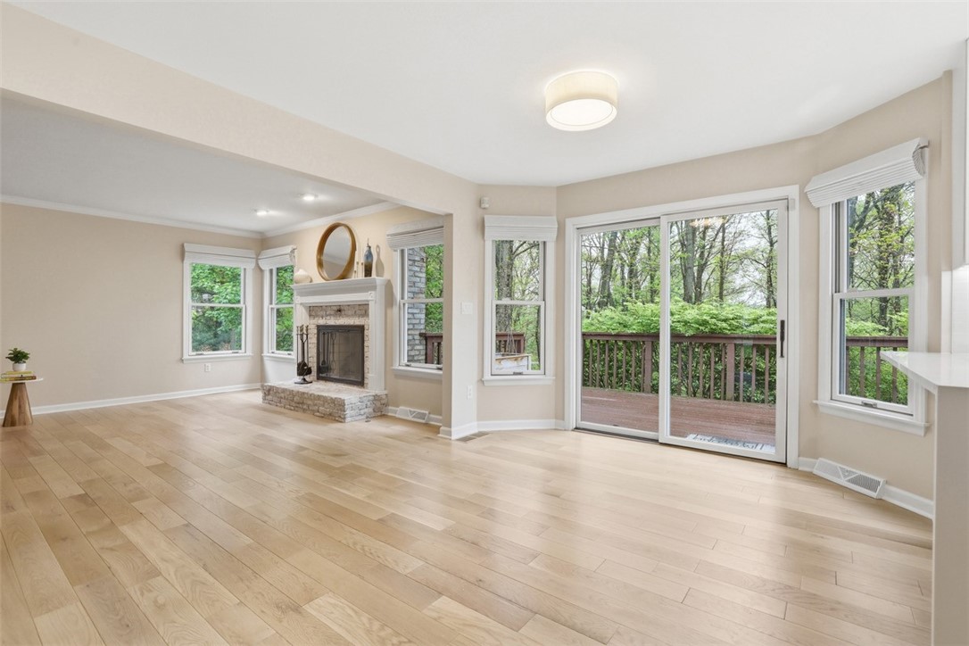 700 Bridle Path