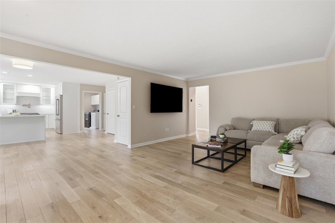 700 Bridle Path