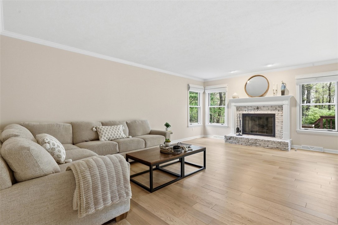 700 Bridle Path