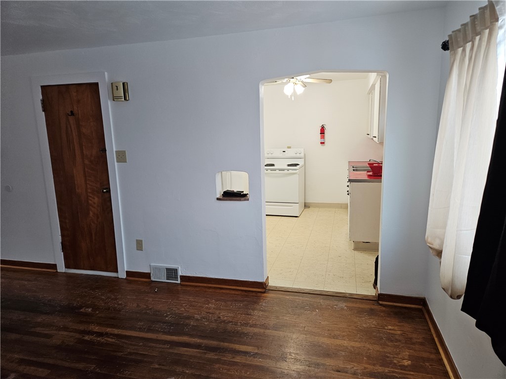 Glassport, Pennsylvania 15045, United States, 3 Bedrooms Bedrooms, ,1 BathroomBathrooms,Residential,Active,14213