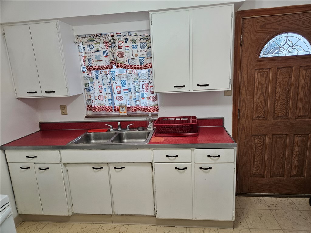 Glassport, Pennsylvania 15045, United States, 3 Bedrooms Bedrooms, ,1 BathroomBathrooms,Residential,Active,14213