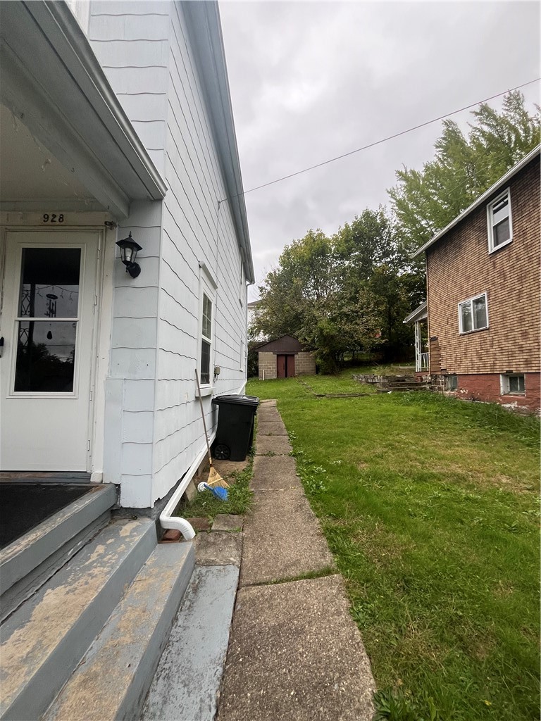 928 Locust Avenue