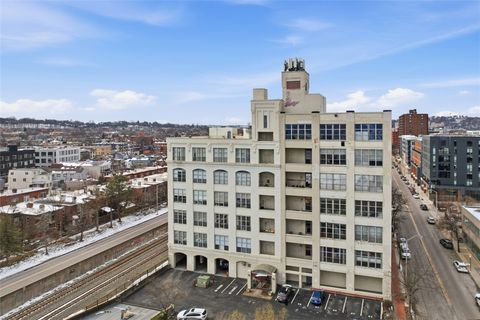 Photo of 5850 Centre Ave #701, Pittsburgh, PA 15206 (MLS # 1744473)