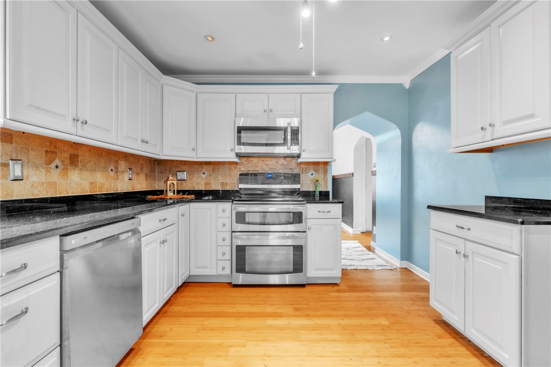 Hanover Twp, Pennsylvania 15021, United States, 3 Bedrooms Bedrooms, ,2 BathroomsBathrooms,Residential,Contingent,183609