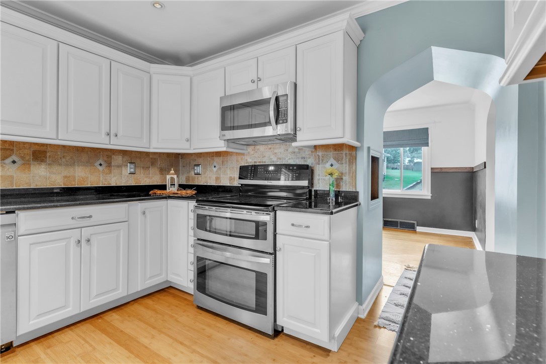 Hanover Twp, Pennsylvania 15021, United States, 3 Bedrooms Bedrooms, ,2 BathroomsBathrooms,Residential,Contingent,183609