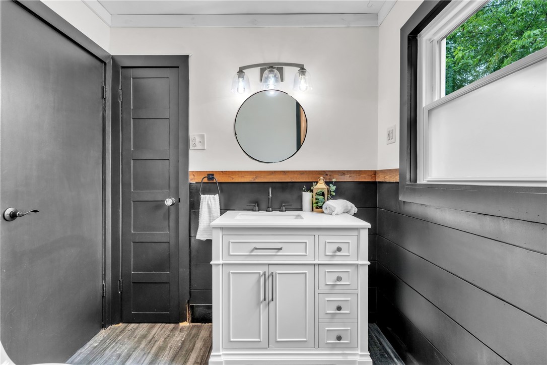 Hanover Twp, Pennsylvania 15021, United States, 3 Bedrooms Bedrooms, ,2 BathroomsBathrooms,Residential,Contingent,183609