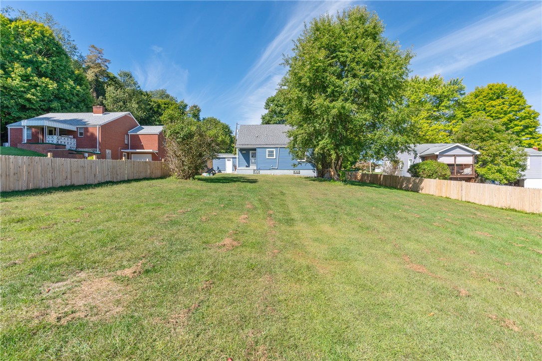 Hanover Twp, Pennsylvania 15021, United States, 3 Bedrooms Bedrooms, ,2 BathroomsBathrooms,Residential,Contingent,183609