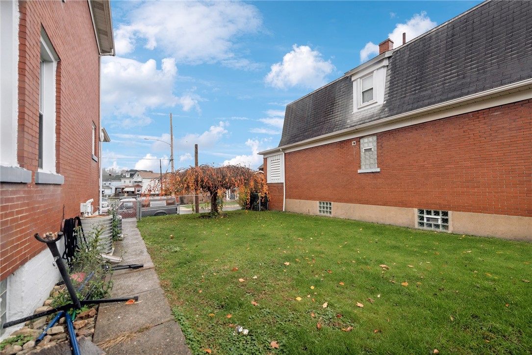851 Hober Ave