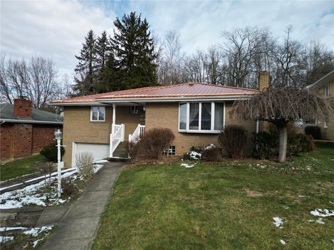 Photo of 719 Locust St, Greensburg, PA 15601 (MLS # 1737279)