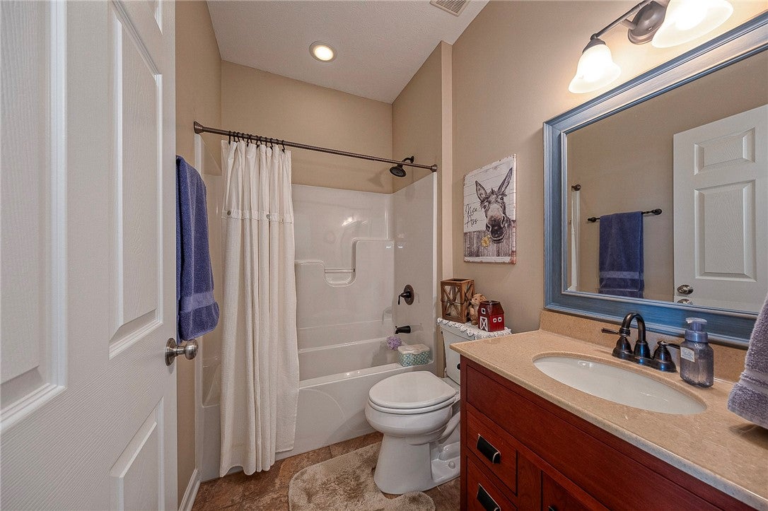 Burgettstown, Pennsylvania, 15021, United States, 3 Bedrooms Bedrooms, ,4 BathroomsBathrooms,Residential,Active,2032956