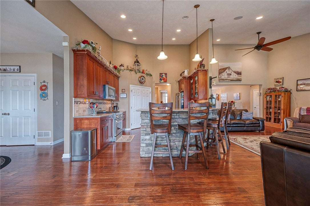 Burgettstown, Pennsylvania, 15021, United States, 3 Bedrooms Bedrooms, ,4 BathroomsBathrooms,Residential,Active,2032956