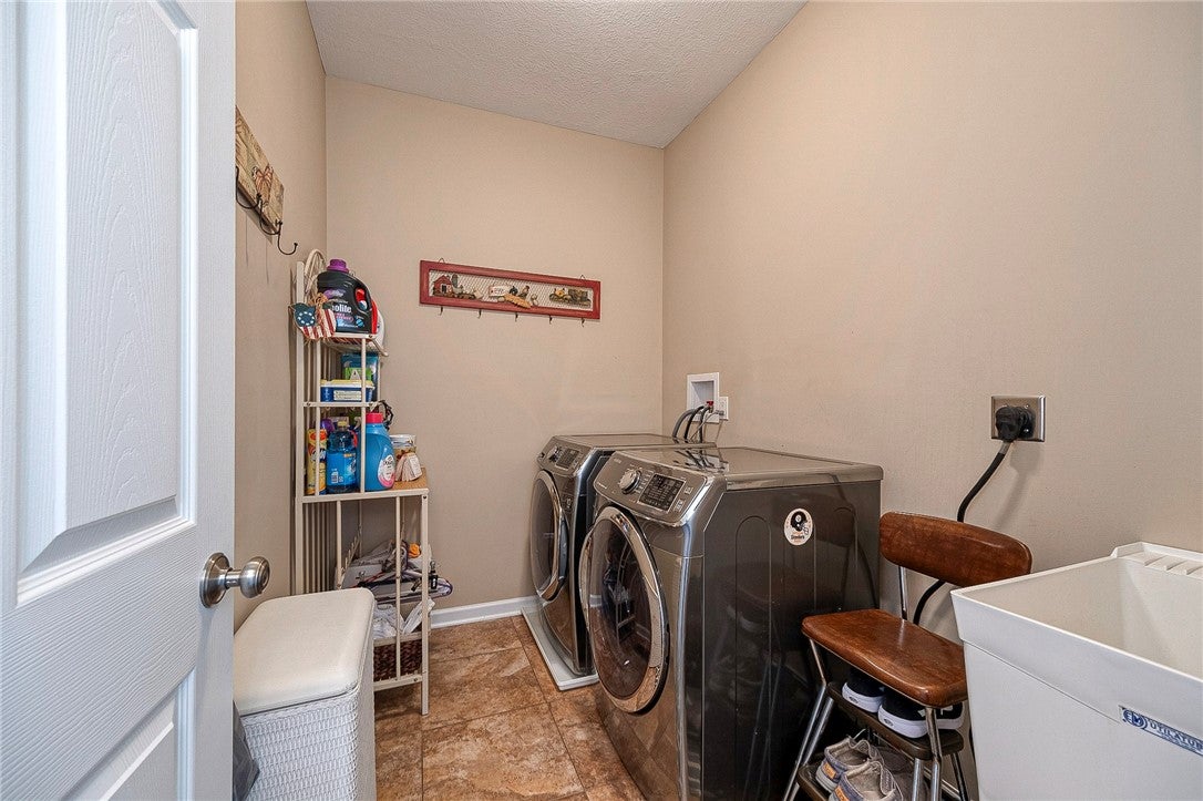 Burgettstown, Pennsylvania, 15021, United States, 3 Bedrooms Bedrooms, ,4 BathroomsBathrooms,Residential,Active,2032956