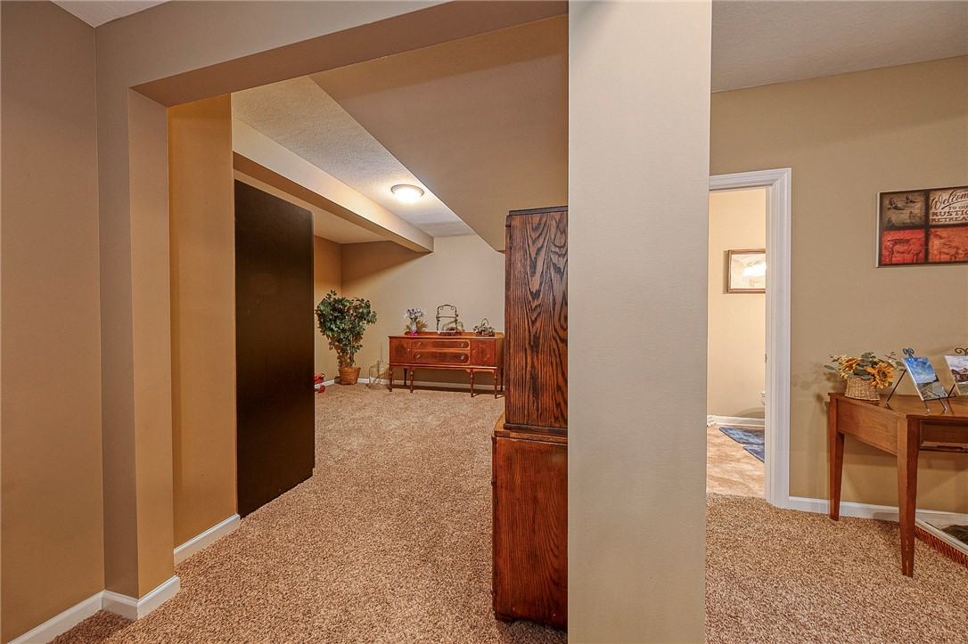 Burgettstown, Pennsylvania, 15021, United States, 3 Bedrooms Bedrooms, ,4 BathroomsBathrooms,Residential,Active,2032956