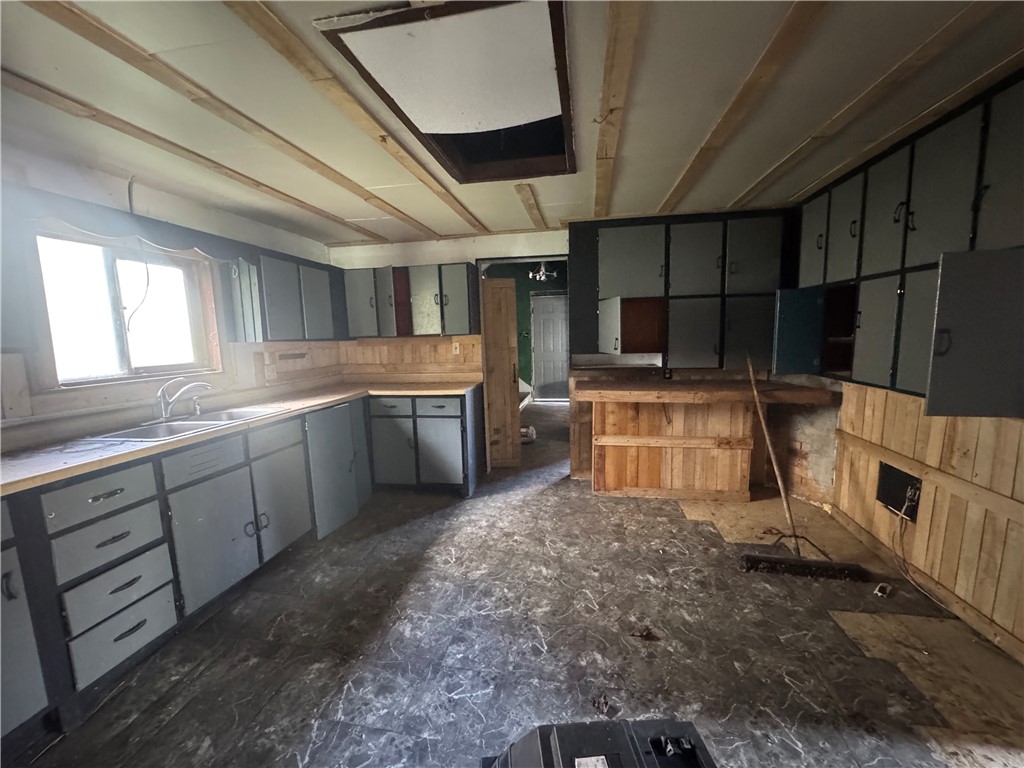 1011 Broadway Street