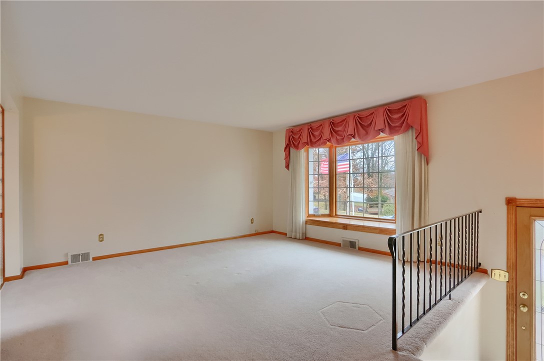 Cranberry Twp, Pennsylvania 16066, United States, 3 Bedrooms Bedrooms, ,3 BathroomsBathrooms,Residential,Contingent,2869