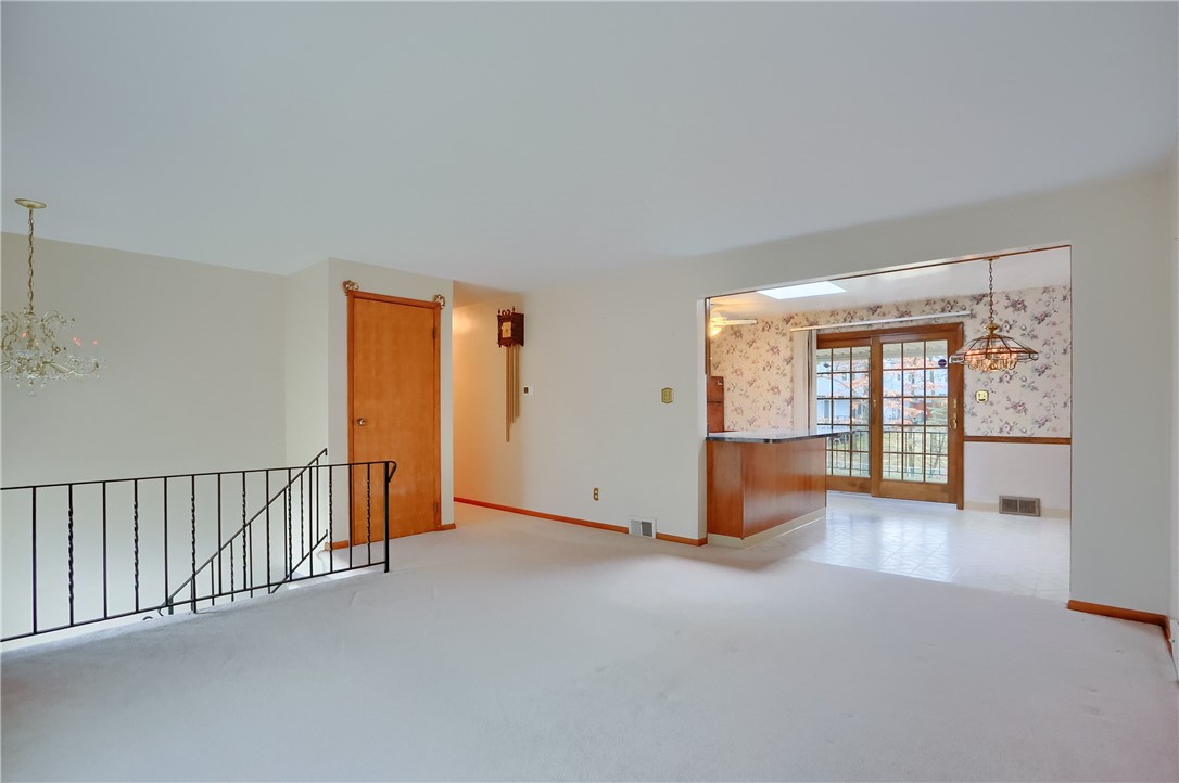 Cranberry Twp, Pennsylvania 16066, United States, 3 Bedrooms Bedrooms, ,3 BathroomsBathrooms,Residential,Contingent,2869