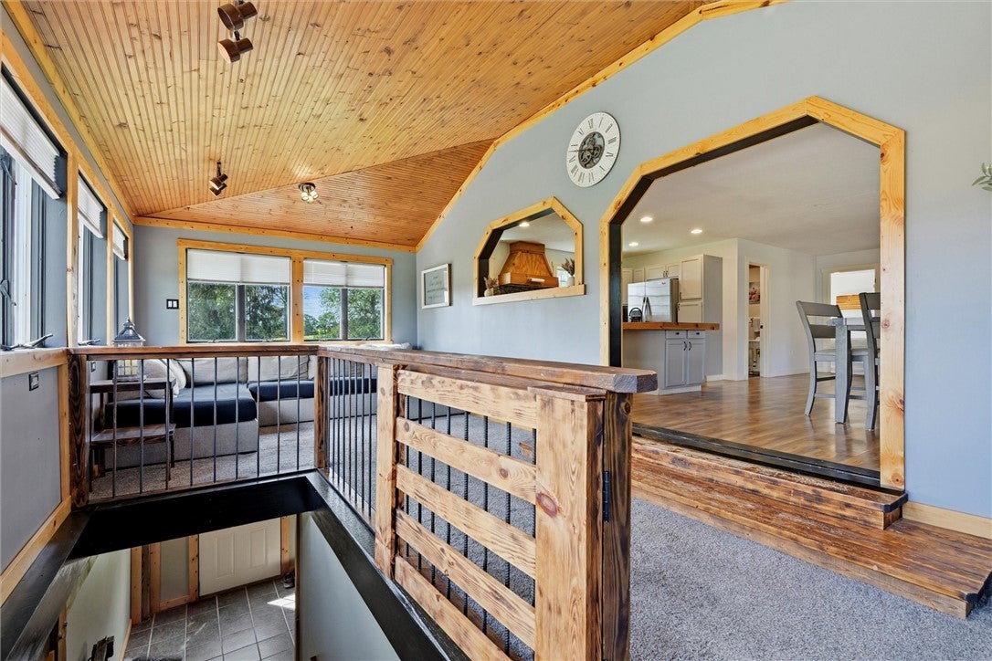 144 Oak Grove Ln