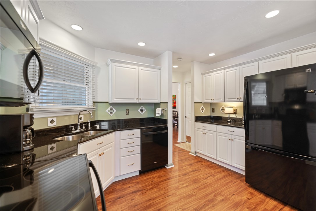 Hempfield Twp - Wml, Pennsylvania 15601, United States, 2 Bedrooms Bedrooms, ,2 BathroomsBathrooms,Residential,Contingent,11701