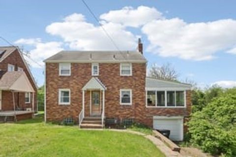 1900 Beechford Ave Moon/Crescent Twp PA 15108