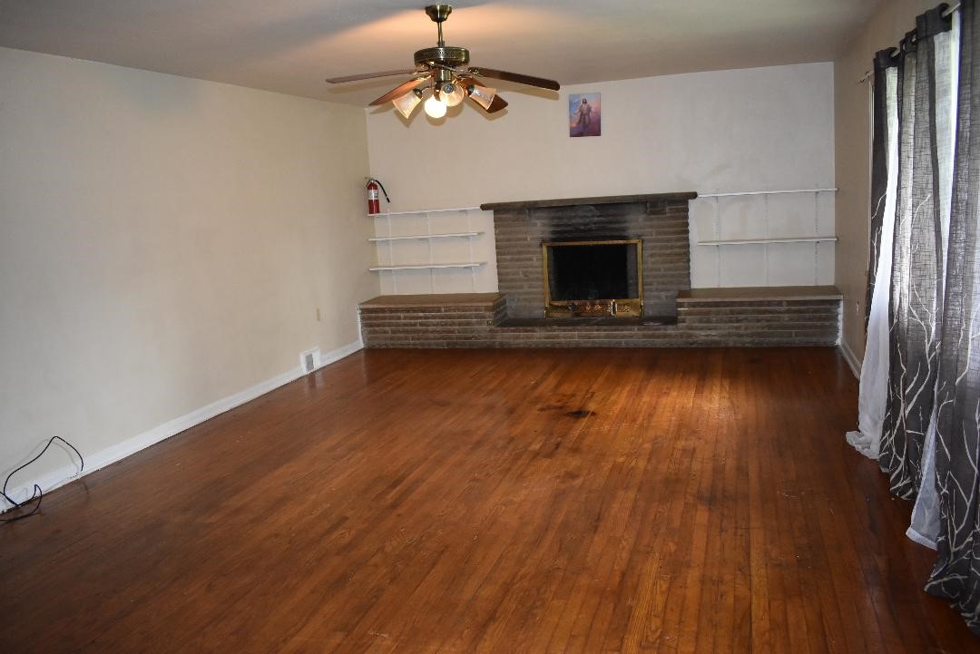 945 Brodhead Rd