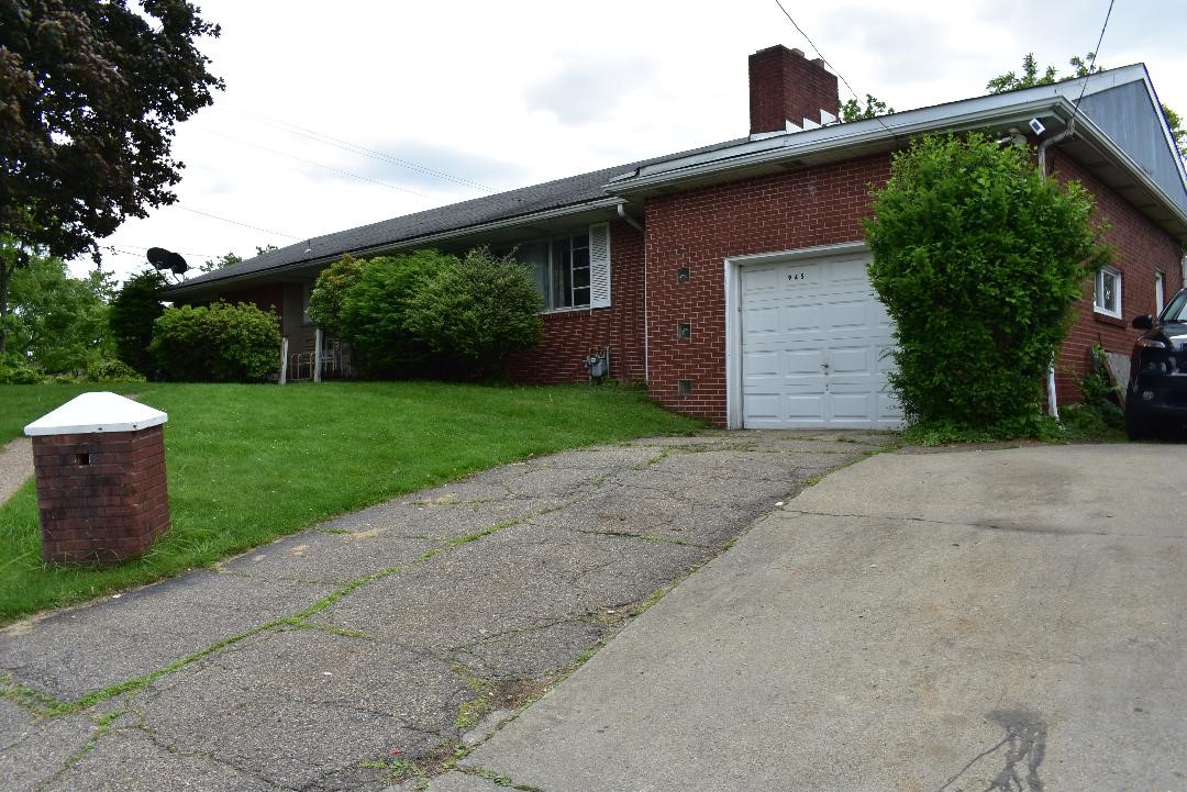 945 Brodhead Rd