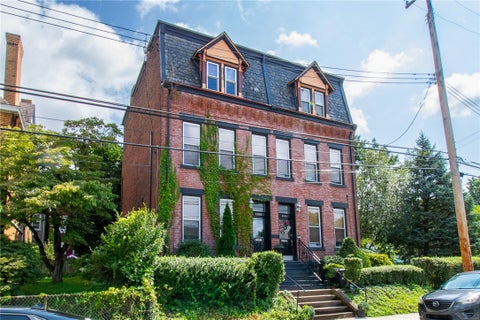 Townhouse For Sale - 1109 Island Ave Ave<br/> Manchester, PA 15212