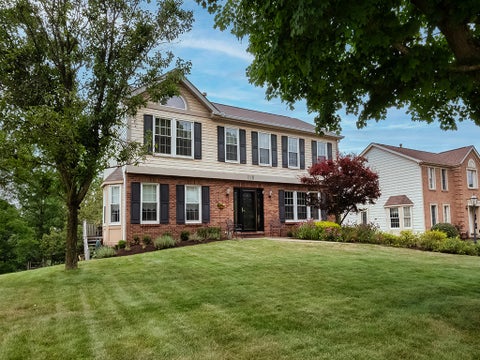 Homes For Sale - 118 Bluestone Drive<br/> Bethel Park, PA 15102
