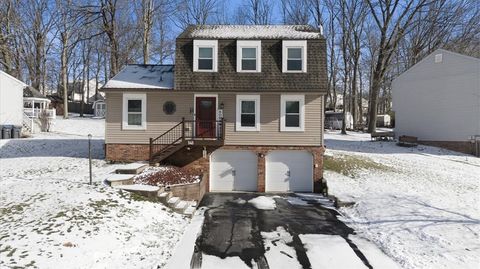 Photo of 545 Chaparral Dr, Cranberry Twp, PA 16066 (MLS # 1738062)