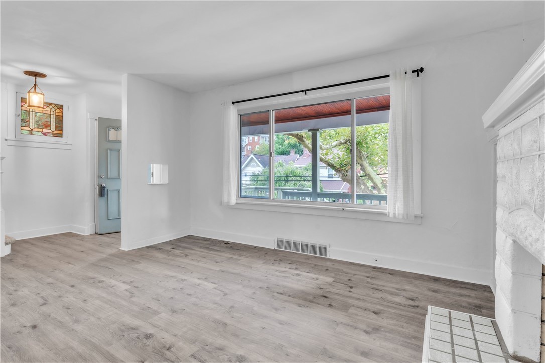 Dormont, Pennsylvania 15216, United States, 3 Bedrooms Bedrooms, ,1 BathroomBathrooms,Residential,Active,191160