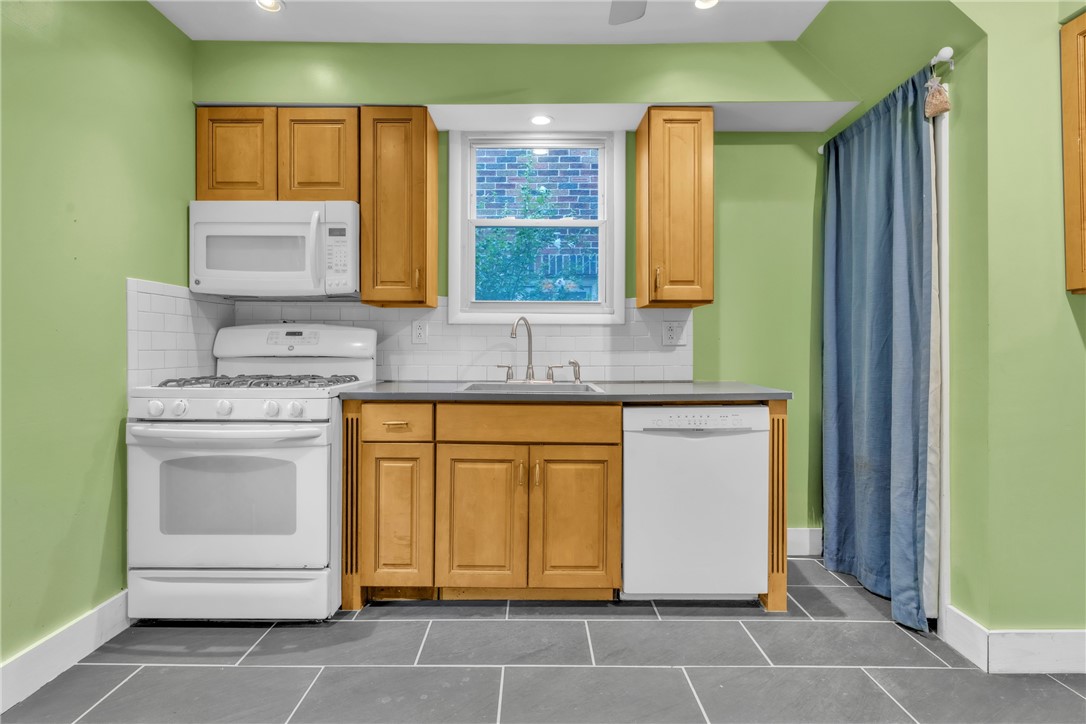 Dormont, Pennsylvania 15216, United States, 3 Bedrooms Bedrooms, ,1 BathroomBathrooms,Residential,Active,191160